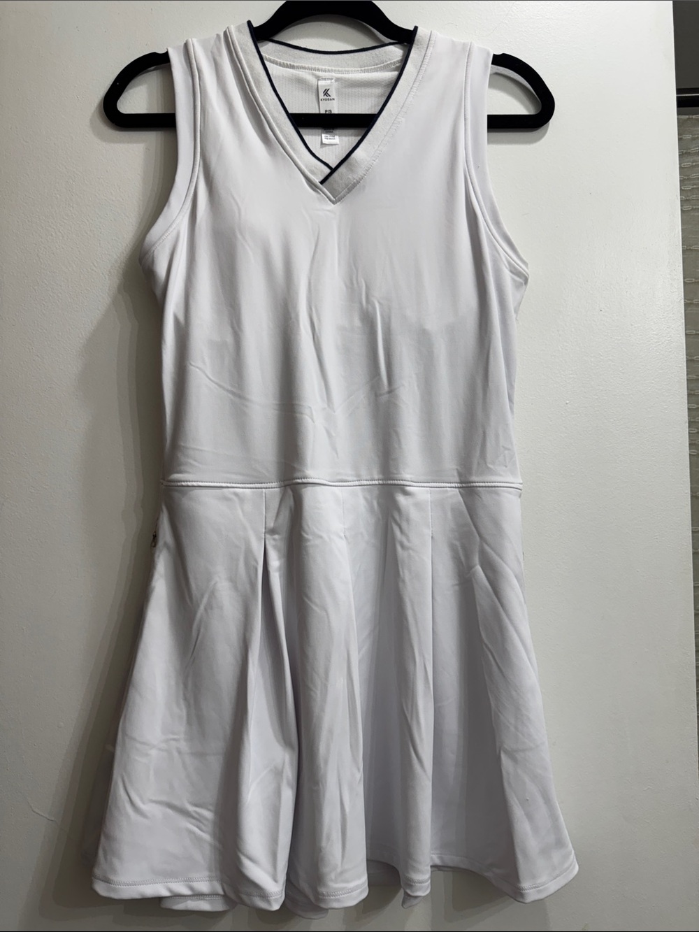 White Sleeveless V-Neck Tennis Dress - , Classic White